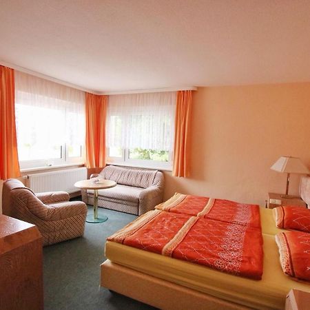 Pension " Zu Den Linden" Trin Trinwillershagen Экстерьер фото